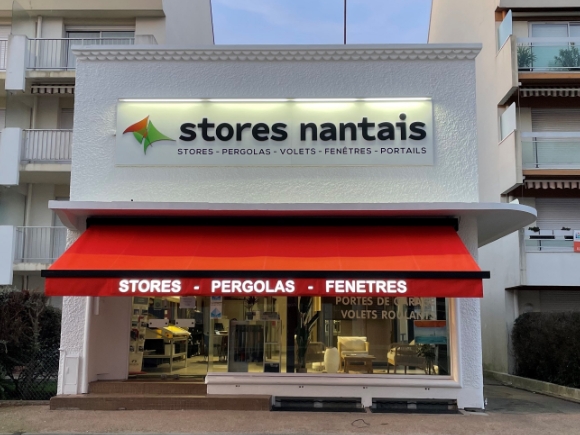 Devanture de l'agence Stores Nantais à La Baule