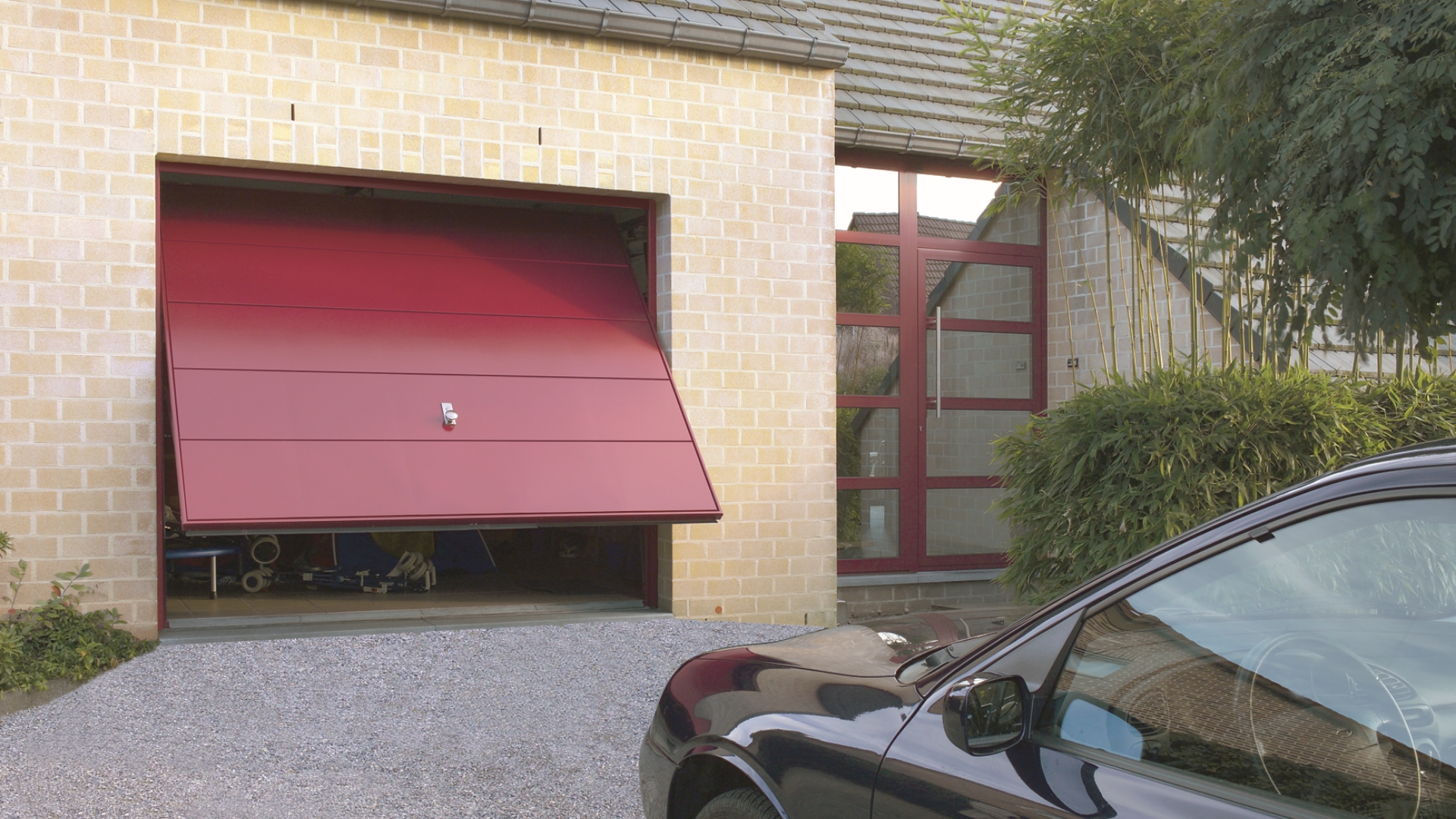 Porte de garage basculante Linconyl rouge